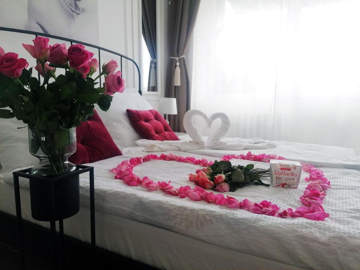 Lara Suite Сомбатгей Екстер'єр фото