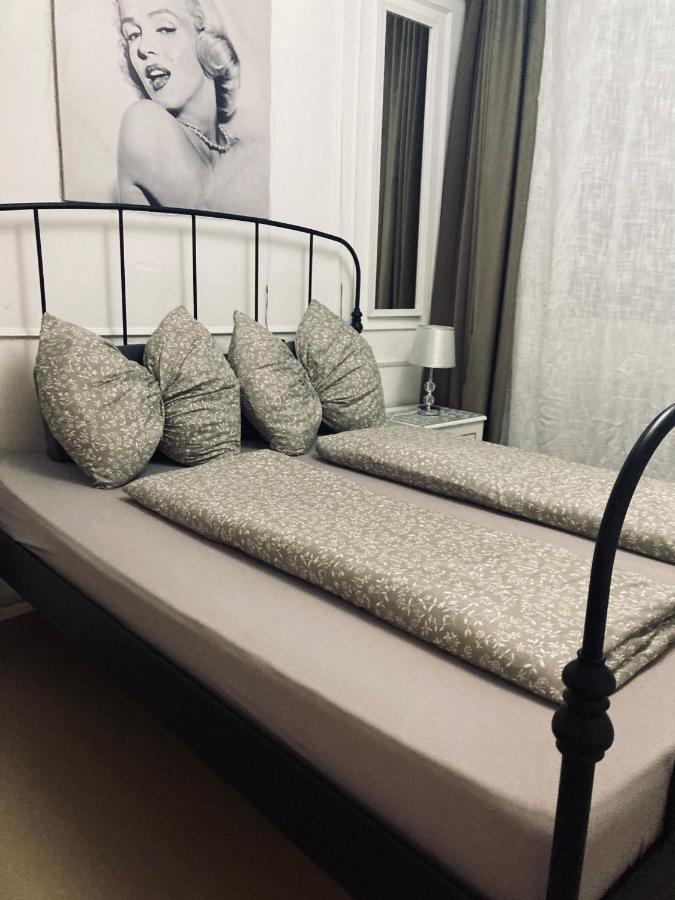 Lara Suite Сомбатгей Екстер'єр фото
