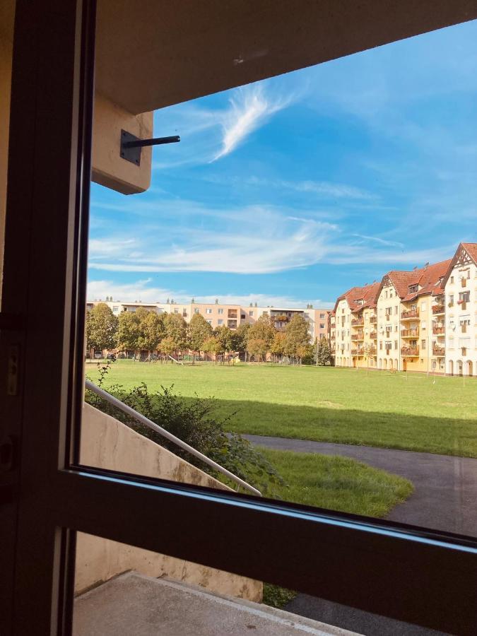 Lara Suite Сомбатгей Екстер'єр фото